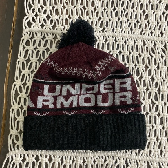 Under Armour Beanie With Pompom | Poshmark
